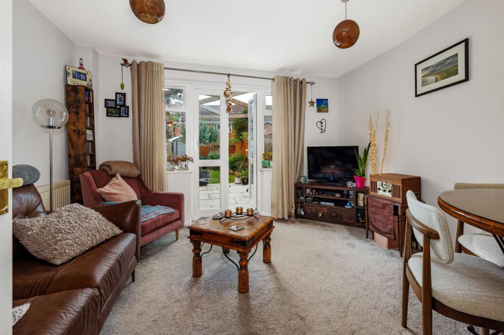 Parolles Close, Heathcote, Warwick ,CV34 photo 3
