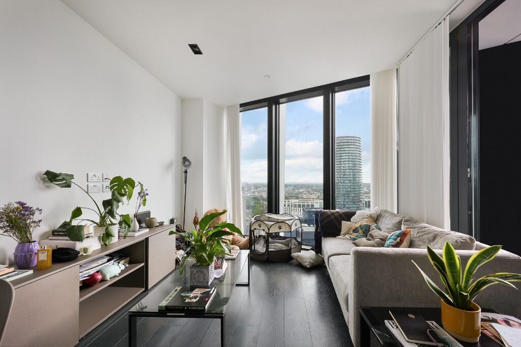 Apartment in London, St John's Estate, Isle of Dogs - View 2