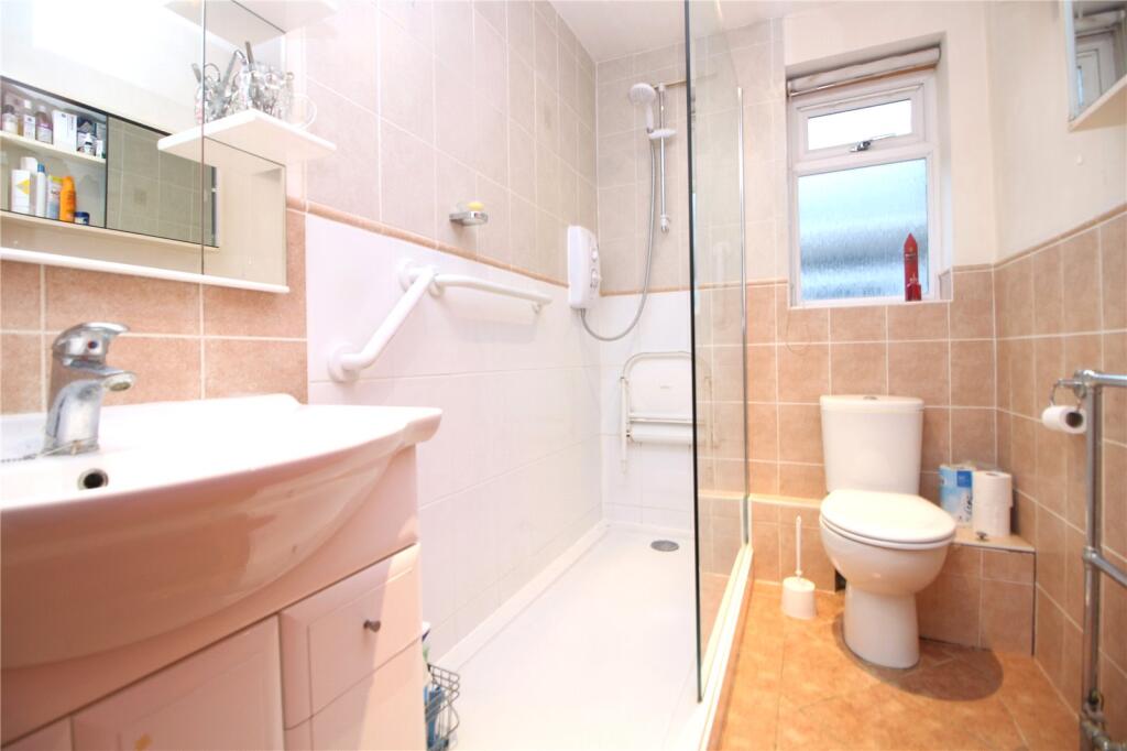 Pinewood Road, Hordle, Lymington, Hampshire, SO41 photo 4