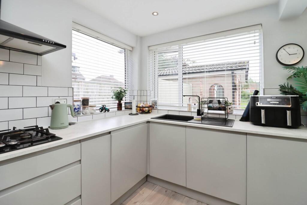 House in Wirral, Liverpool City Region - View 3