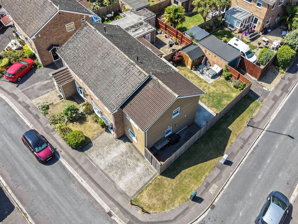 Prescot Close, Ashbury Park - IMMACULATE HOME - View 3
