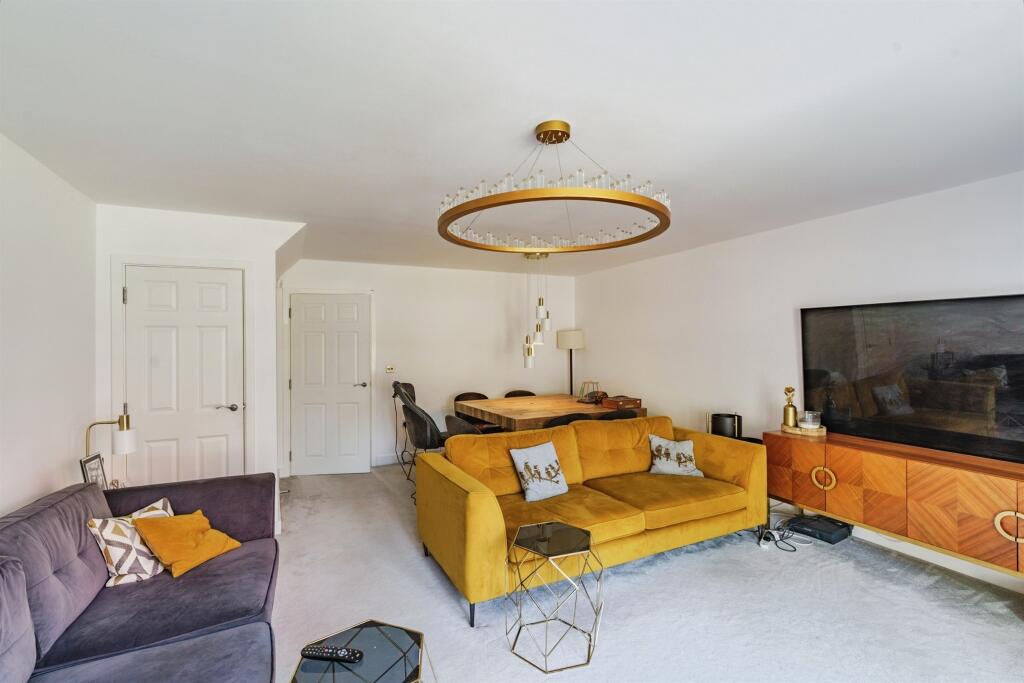 House in Redhill - View 5