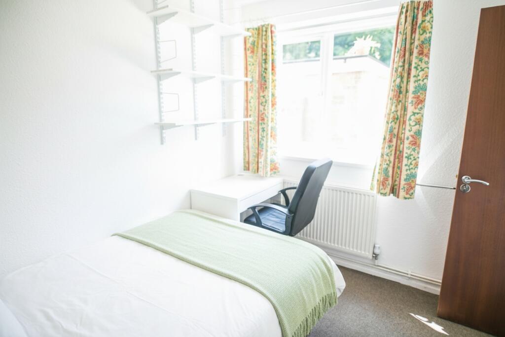 Additional image 8 of Poole Crescent - 4 bed, Harborne, West Midlands, B17