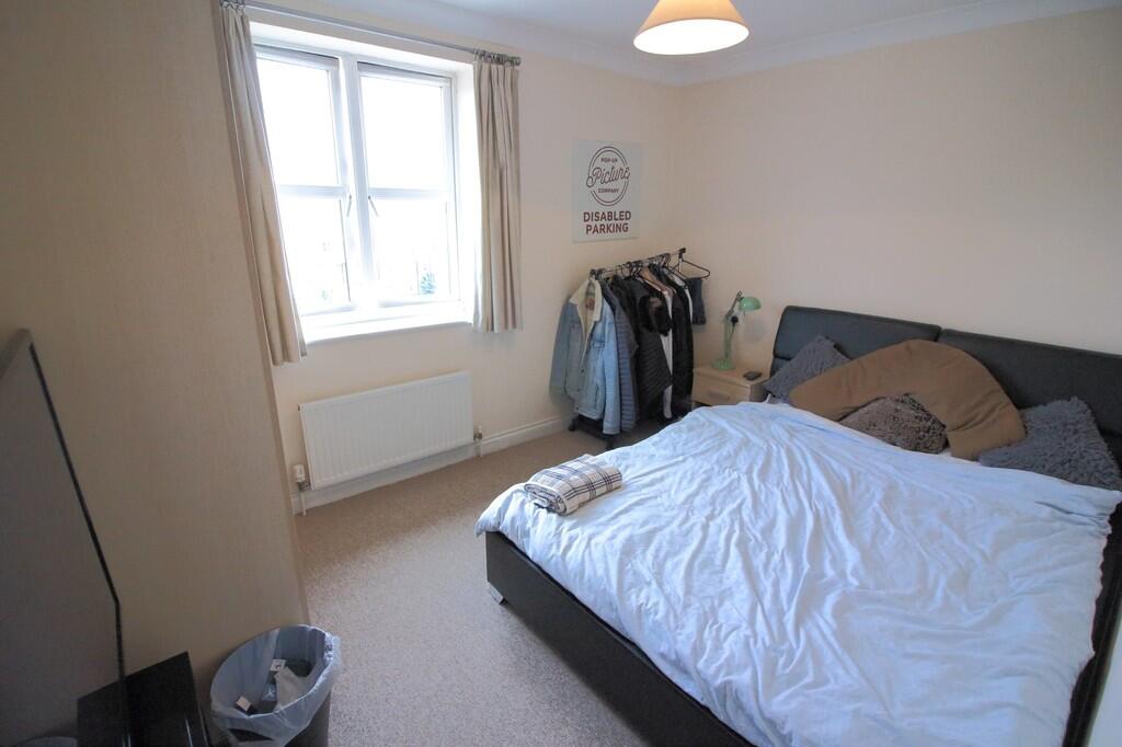 Apartment in Southampton - View 5