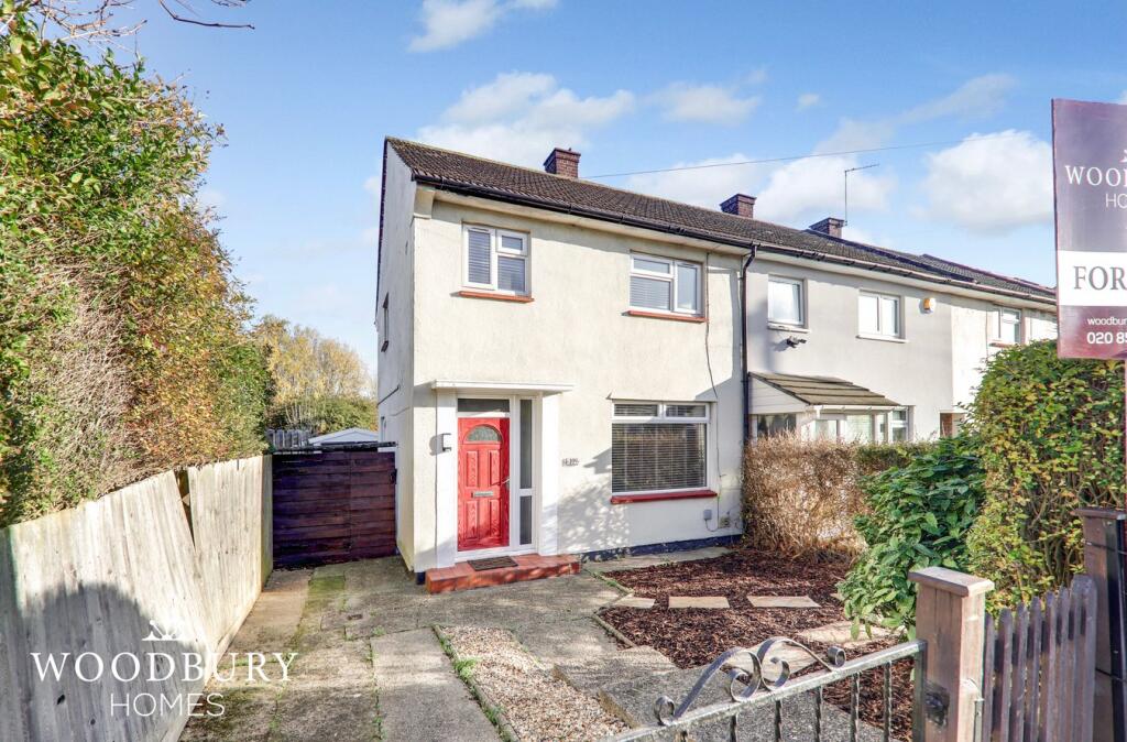 3 bedroom end of terrace house for sale in Barrington Road, Loughton, IG10