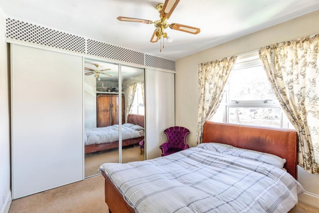 House in Northampton, Wellingborough - More