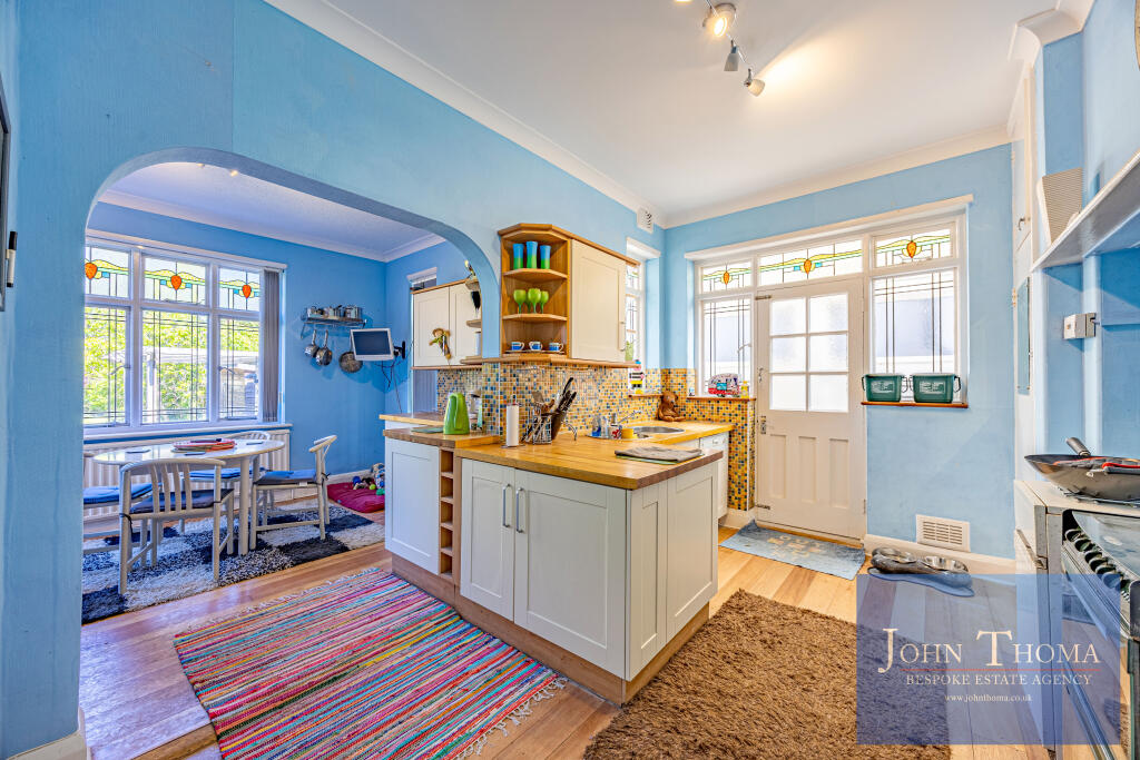 Manor Road, Chigwell, Essex – pohled 5