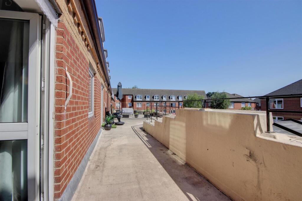 Apartment in Anlaby, Anlaby with Anlaby Common - View 4