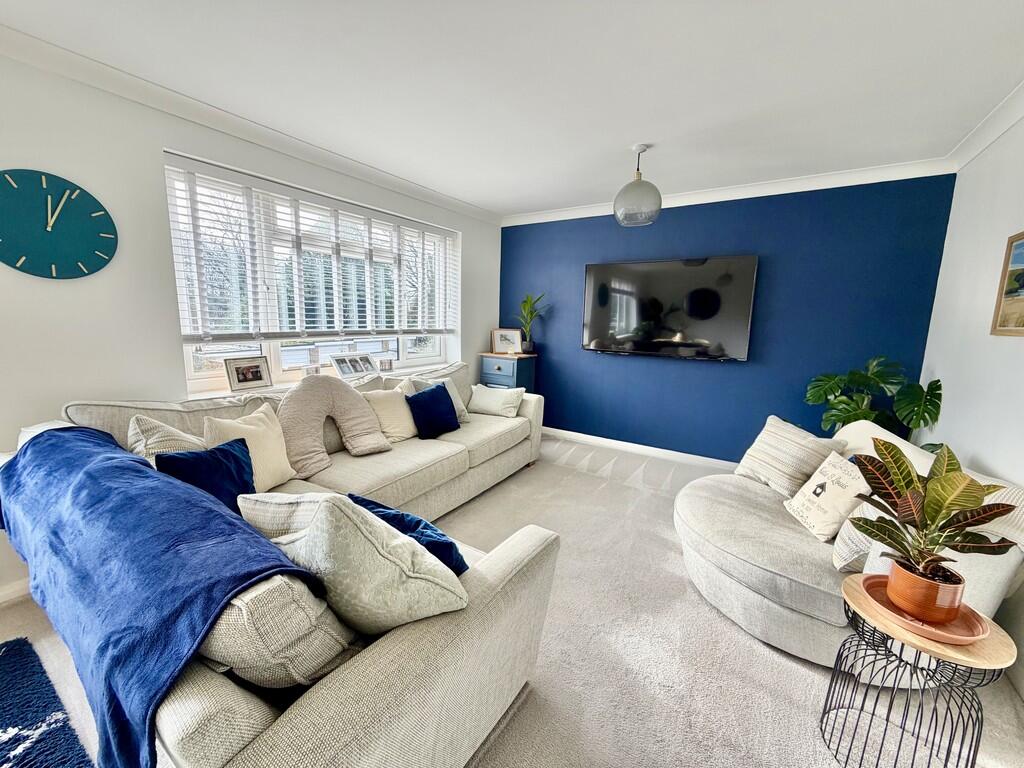 Birkdale Court, Broadstone photo 3
