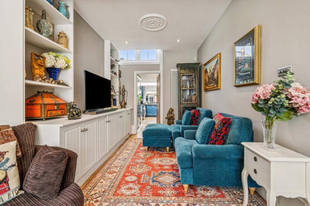 House in Twickenham - View 4
