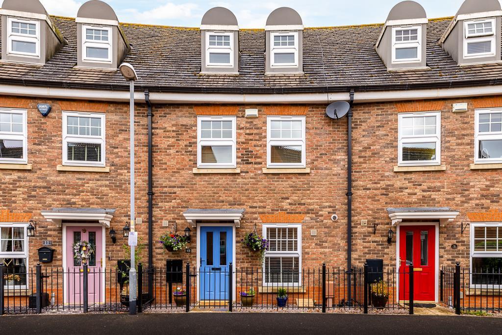 3-bed terraced on Abbots Crescent, Spalding, £230,000