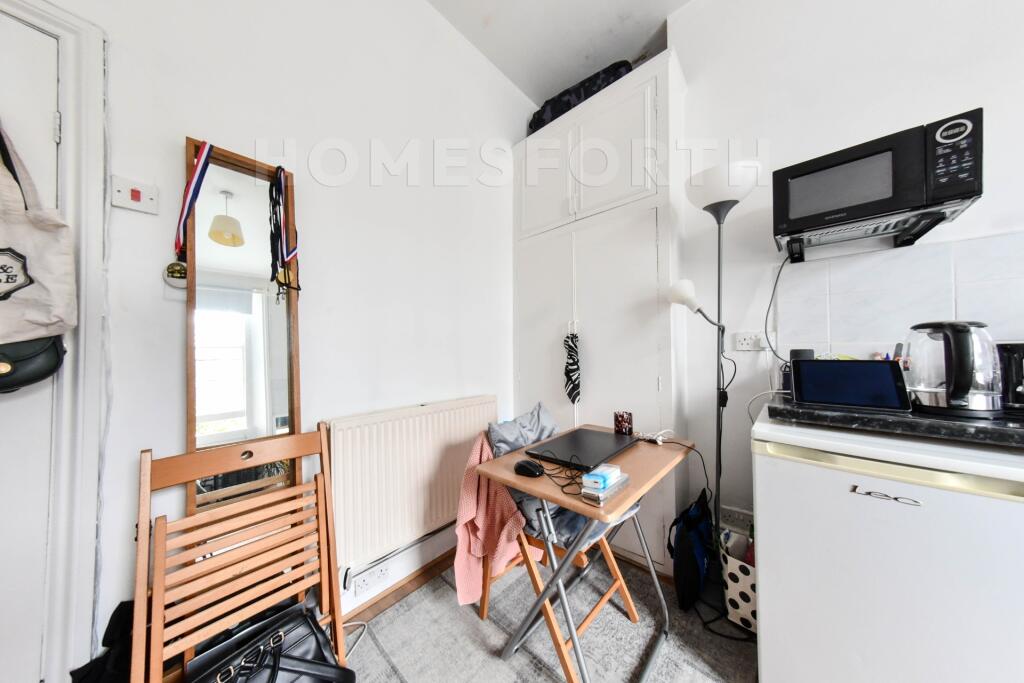 Studio flat for rent