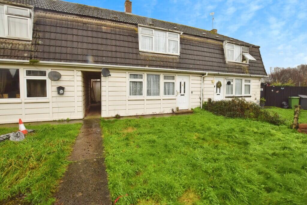3-bed terraced on Mandrake Road, £150,000
