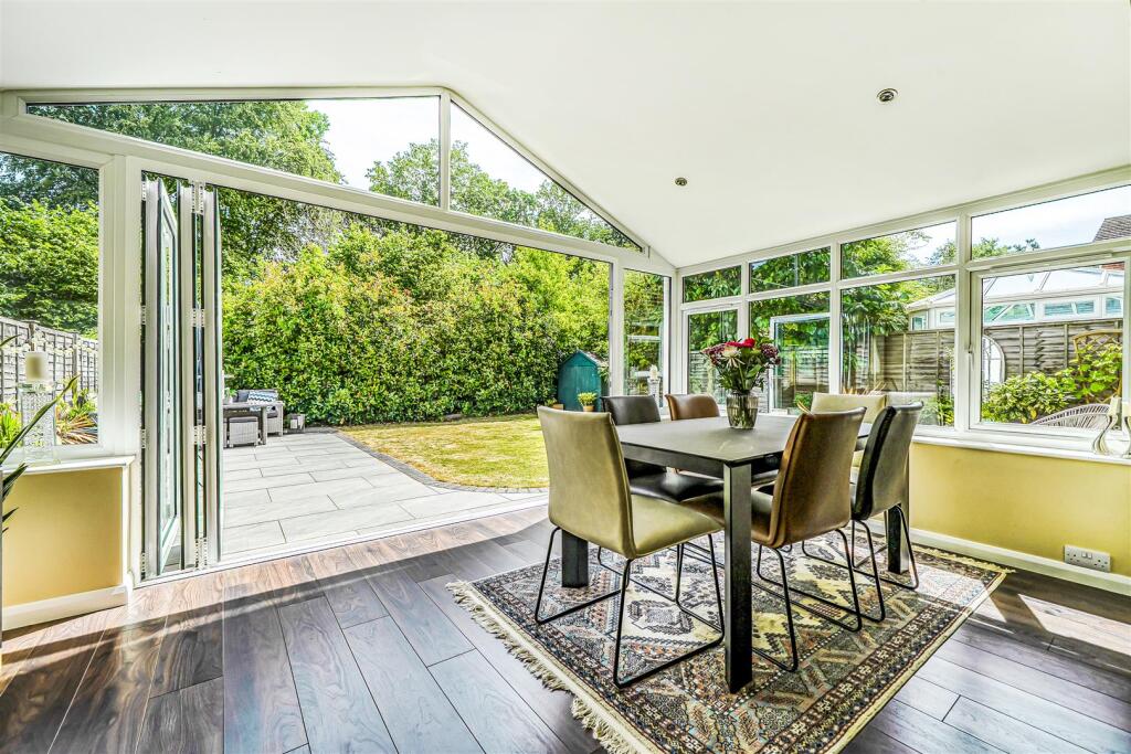 House in Crowthorne, Finchampstead - View 2
