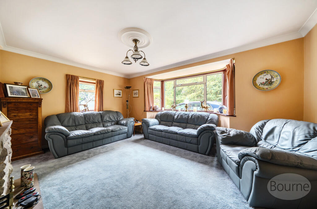 Camp End Road, St. Georges Hill, Weybridge, Surrey, KT13 photo 4