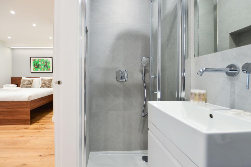 Apartment in London, City of Westminster - More