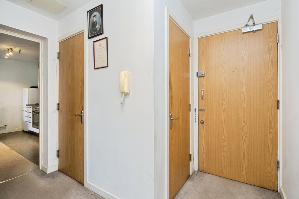 Apartment in London - More