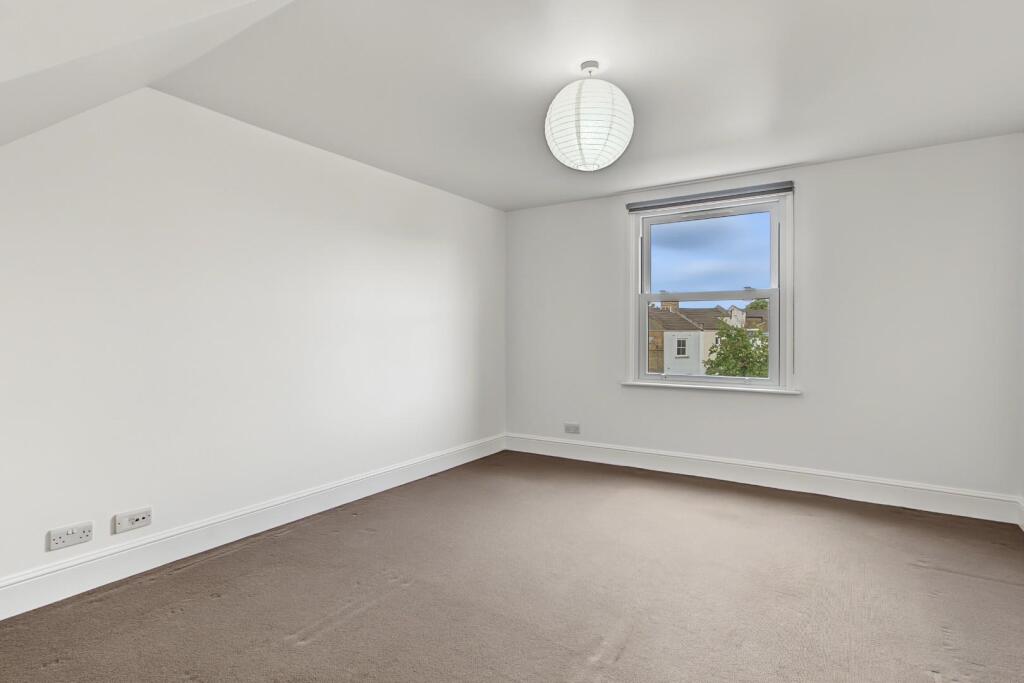 Apartment in London - View 5