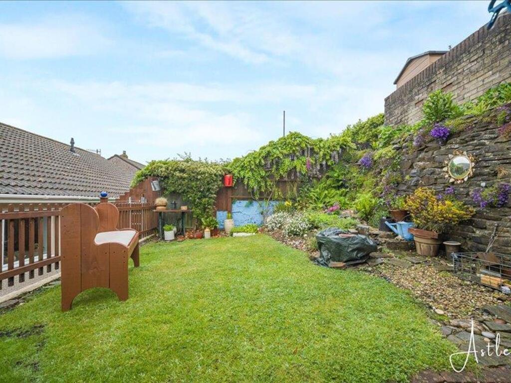 House in Tonna, Neath Port Talbot - View 4