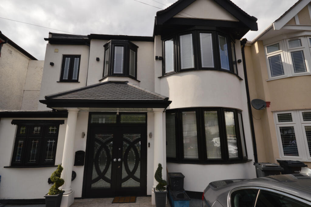 Main image of property: Stradbroke Grove, Ilford, IG5 0DN