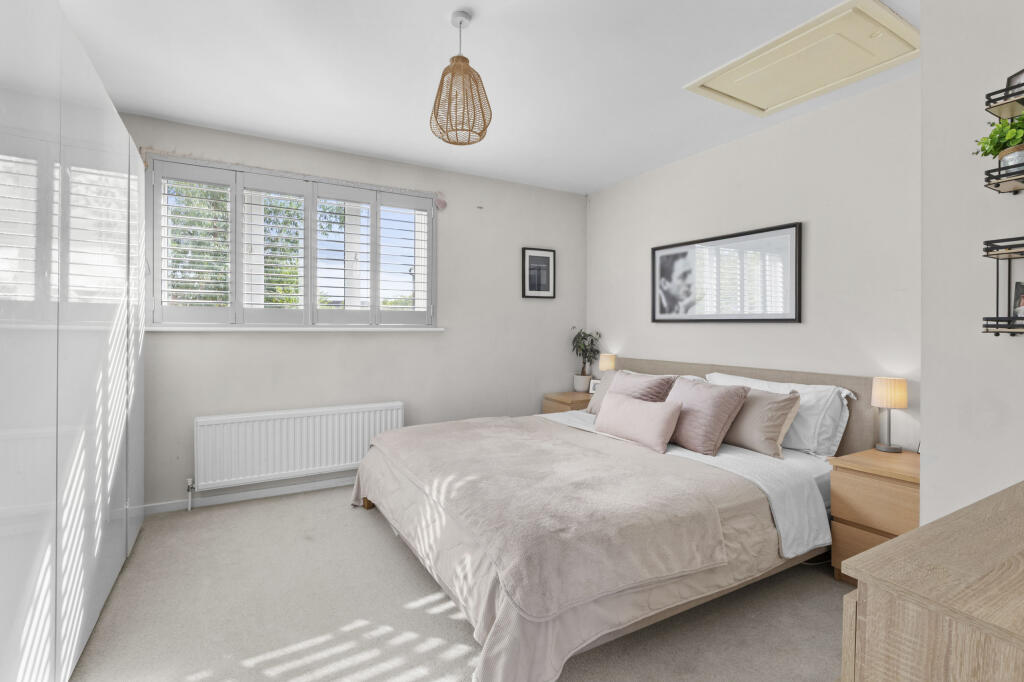 House in Marlow, Buckinghamshire - More