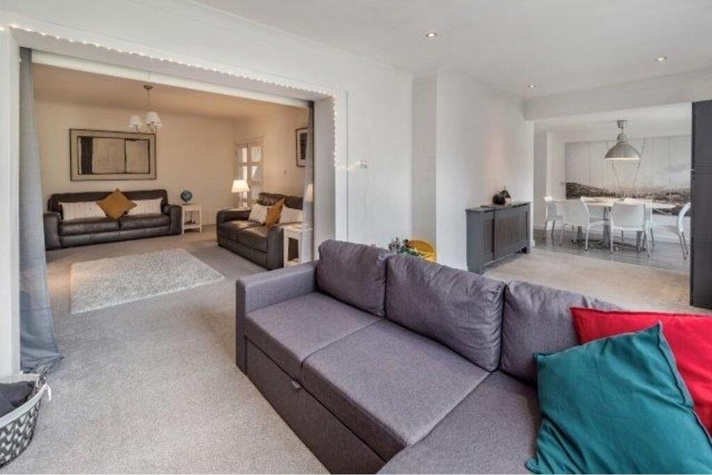 House in Trafford, Greater Manchester - More