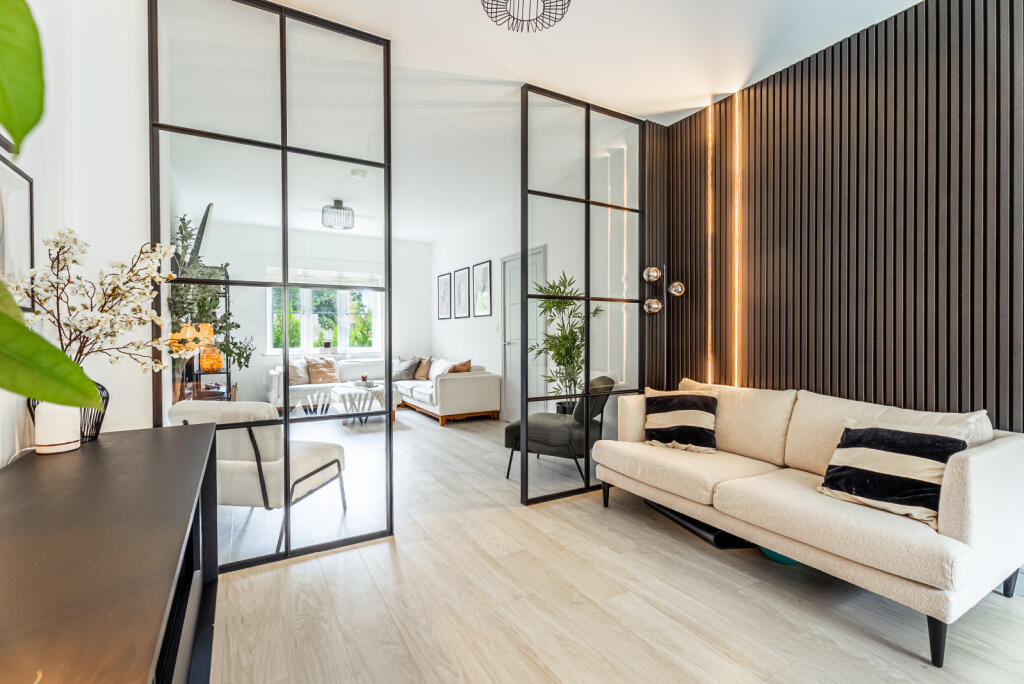 Additional image 9 of Lawrence Close, Smallford, St. Albans, Hertfordshire, AL4