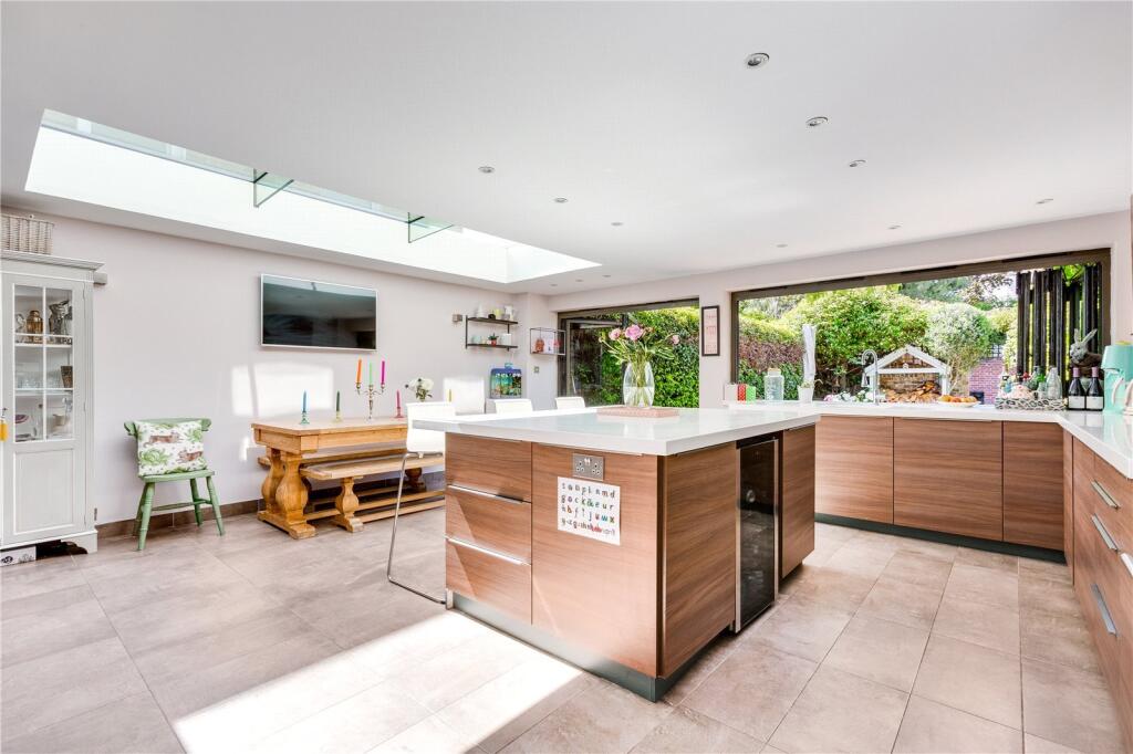 House in London - View 2
