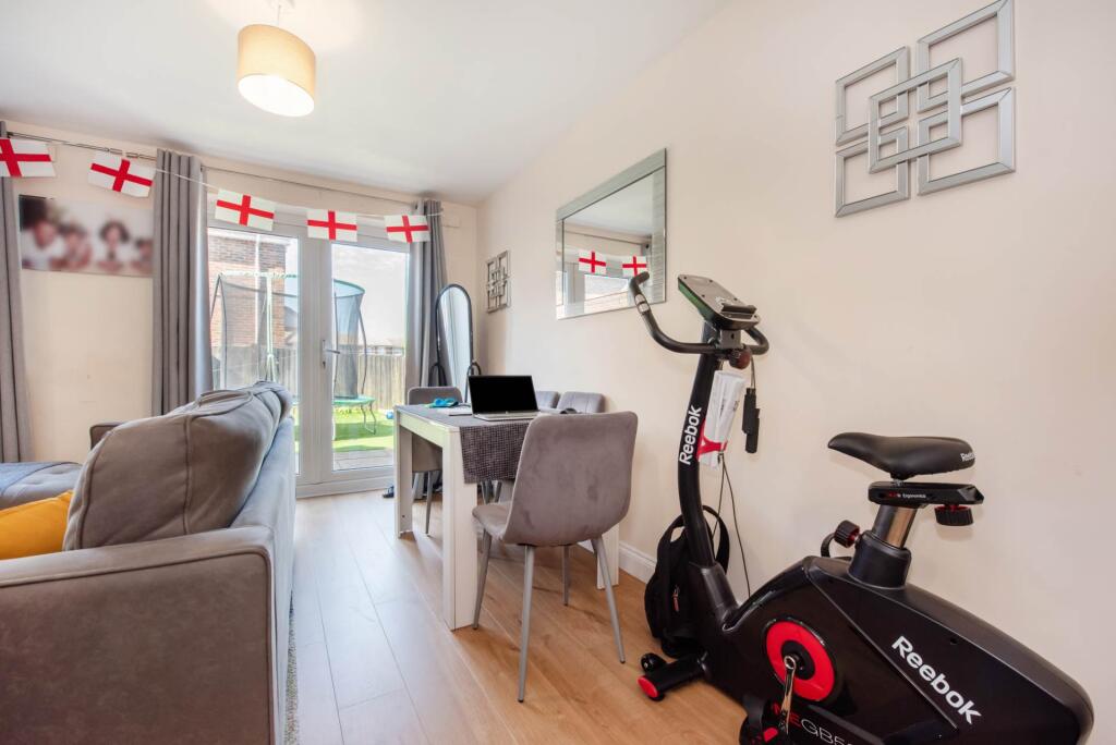 House in Chichester, East Wittering - More