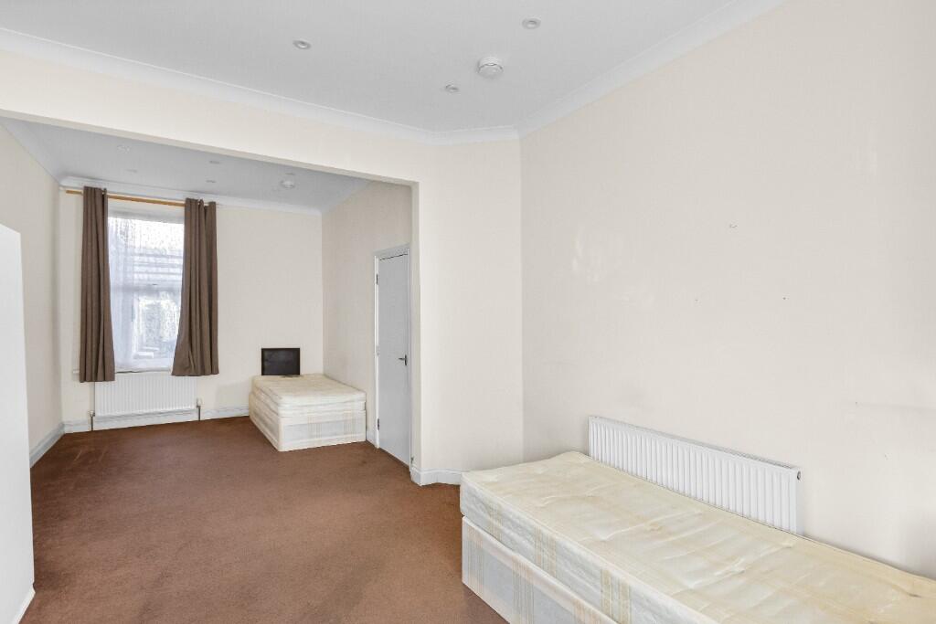 Forest Road, London, E7 photo 3