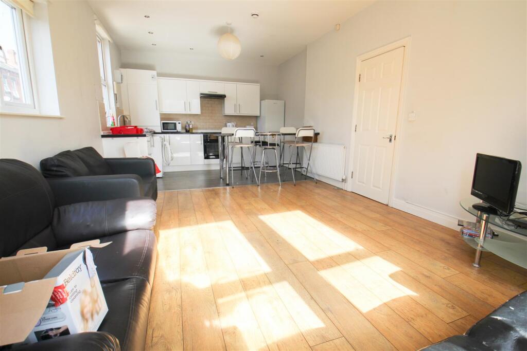 House in Leeds, Beckett Park, Headingley - View 2