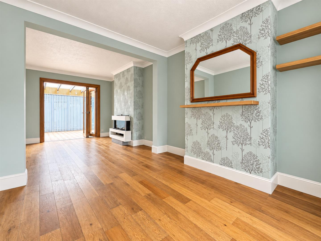 House in Slough - View 4