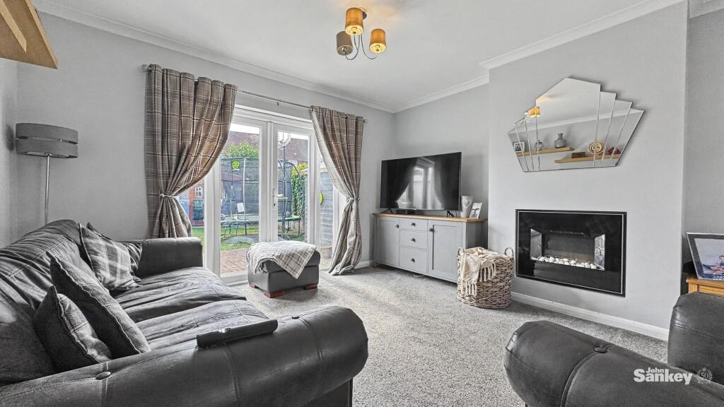 House in Mansfield, Nottinghamshire - View 2
