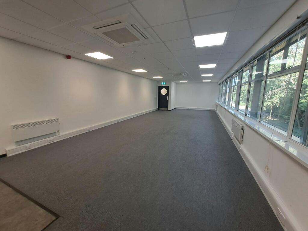 207fd5599b26d86d72945e7f1cd3e551-unit-33-clarke-road-office-2.jpg