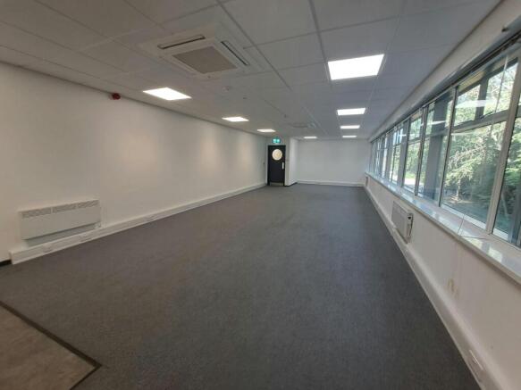 207fd5599b26d86d72945e7f1cd3e551-unit-33-clarke-road-office-2.jpg