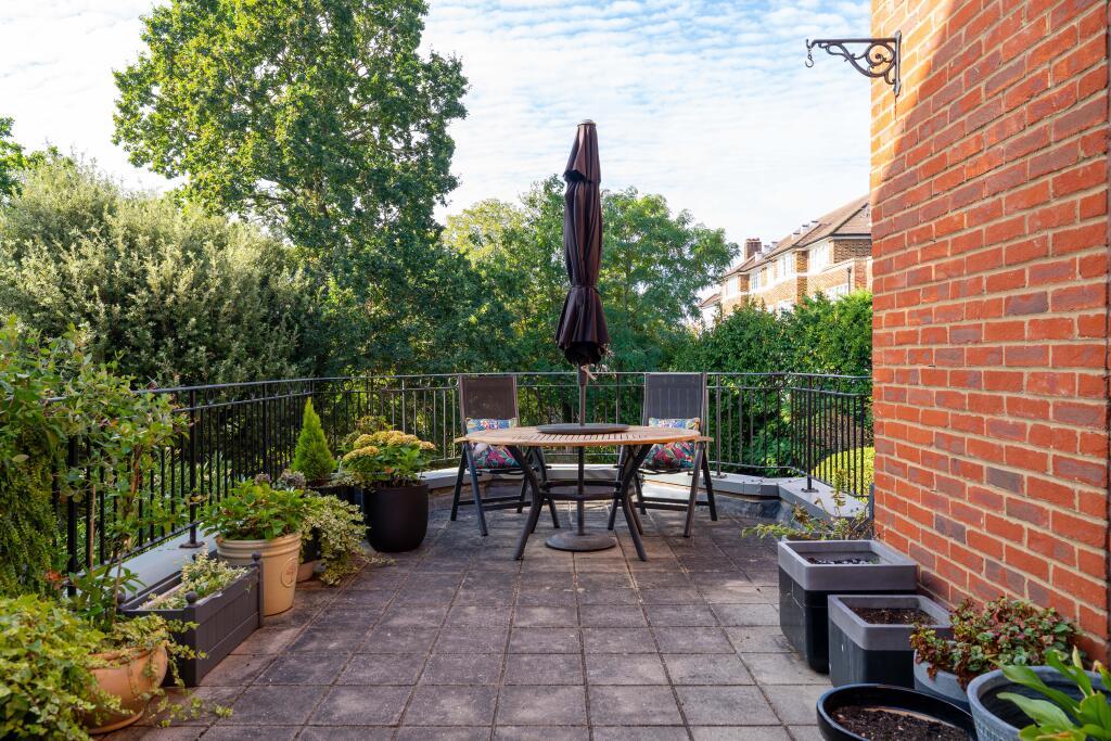 Apartment in London - More