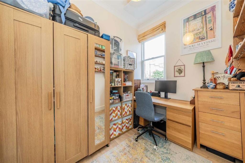 Apartment in London - View 4