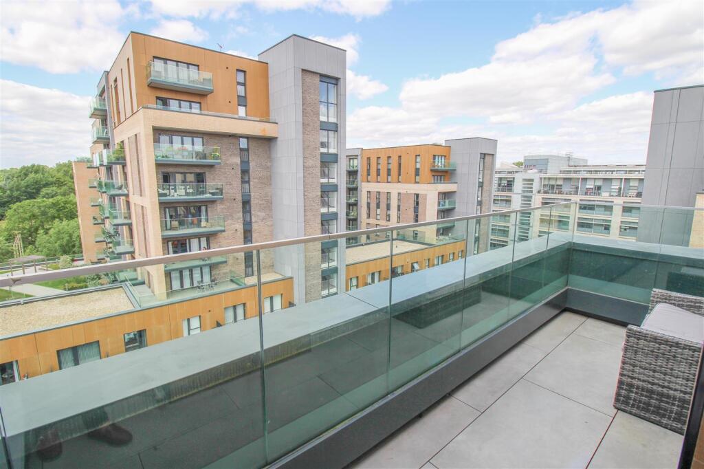 Apartment in Chelmsford - View 4