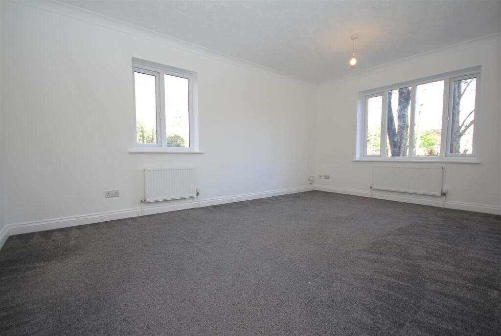 Apartment in Whiteley, Burridge - View 4