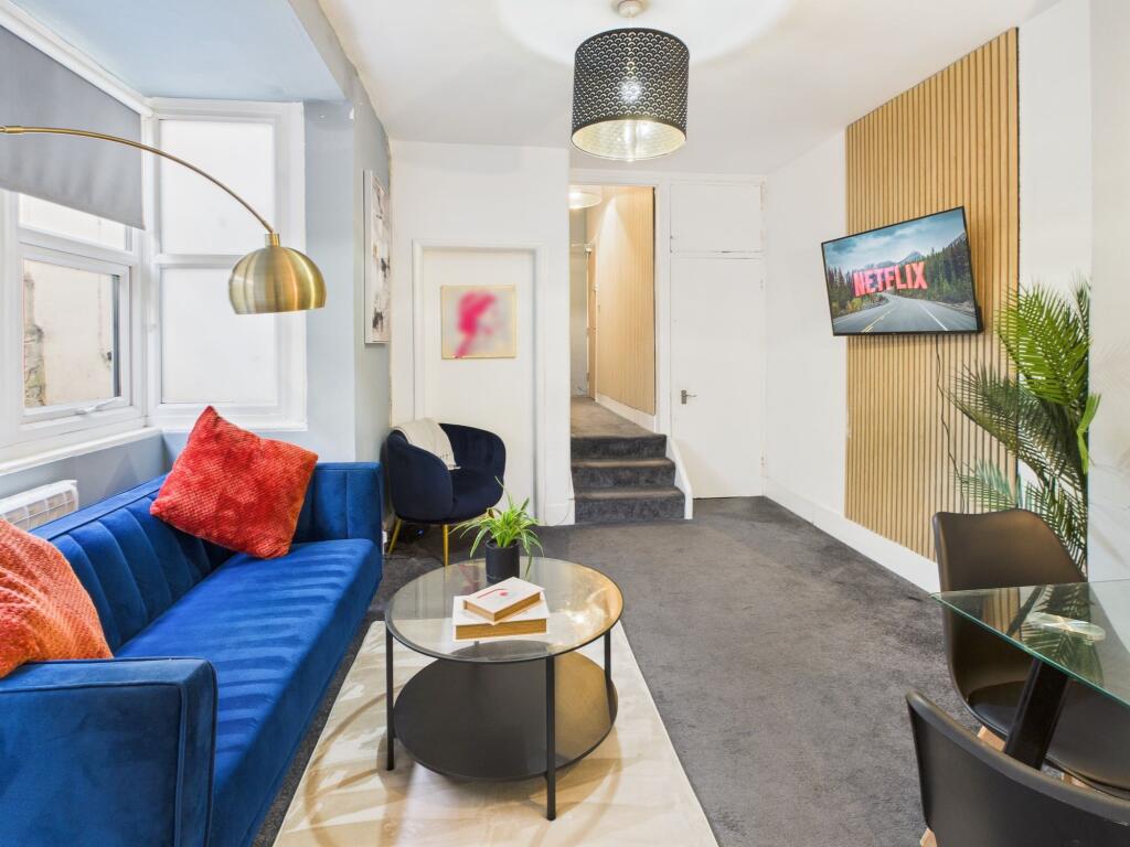 Apartment in Brighton - View 4
