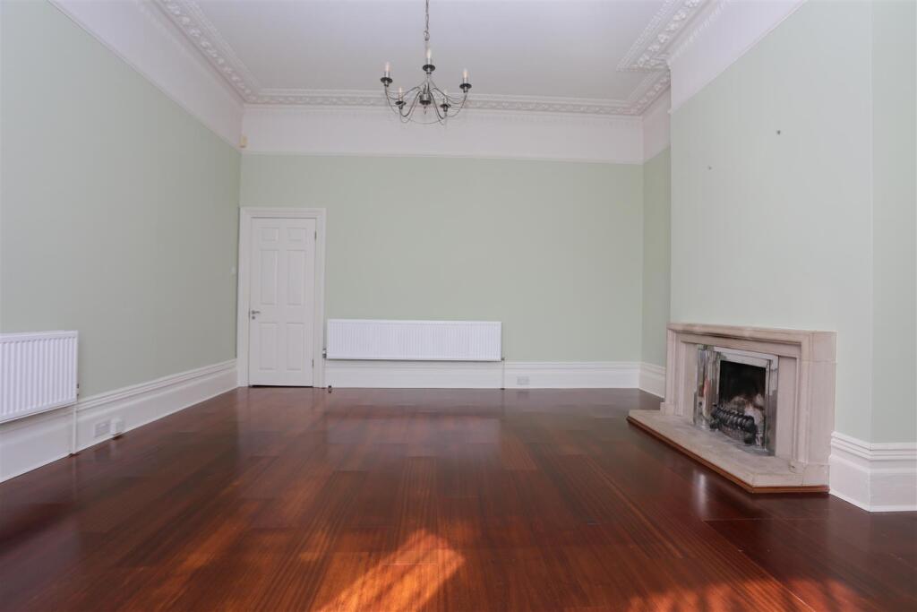 Apartment in Hove, Brighton and Hove - More