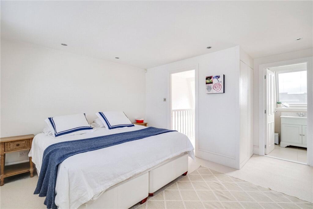 House in London - View 5