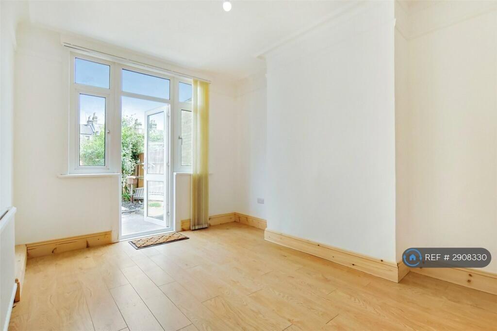 1 bedroom house share for rent
