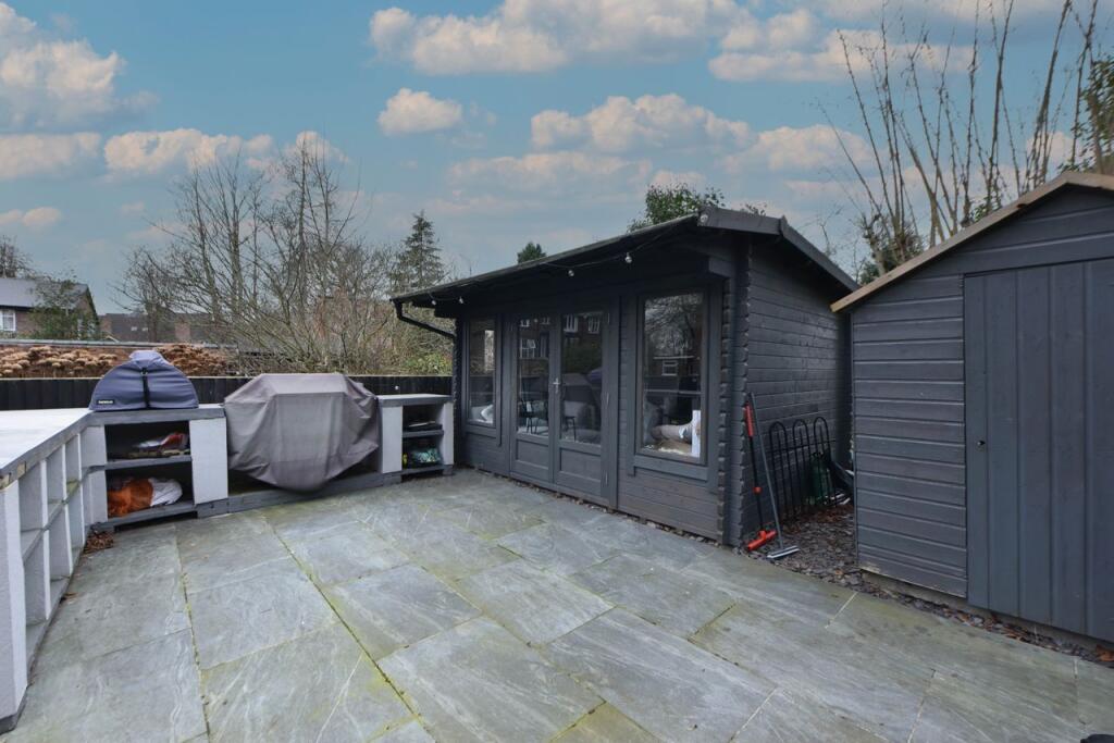 Moss Lane, Sale, M33 5AR photo 4
