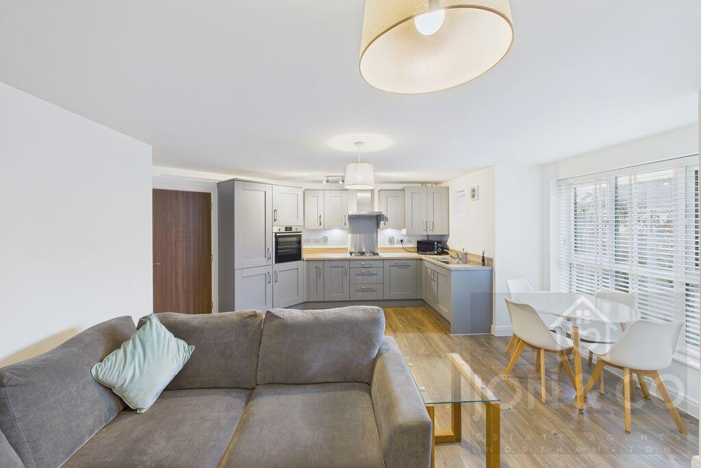 Teape Close | Upton | NN5 photo 4