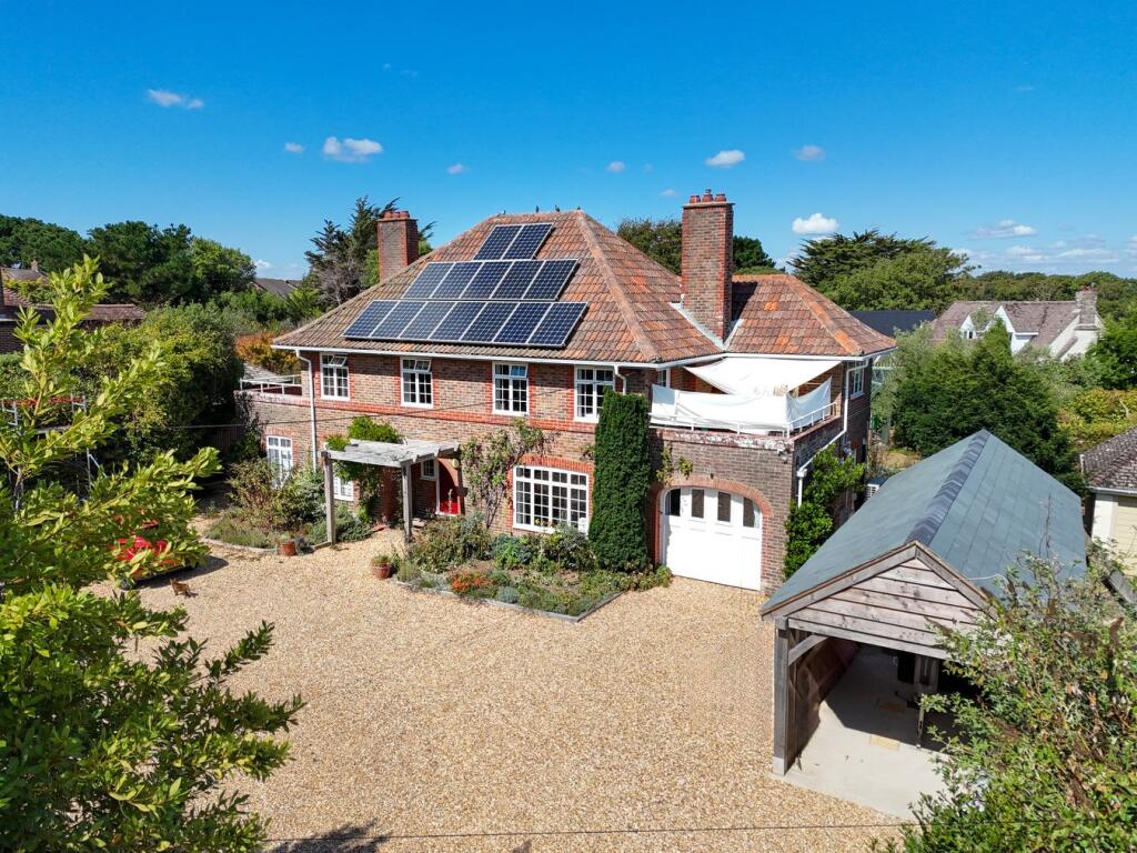 Main image of property: Park Lane, Milford on Sea, Lymington, SO41