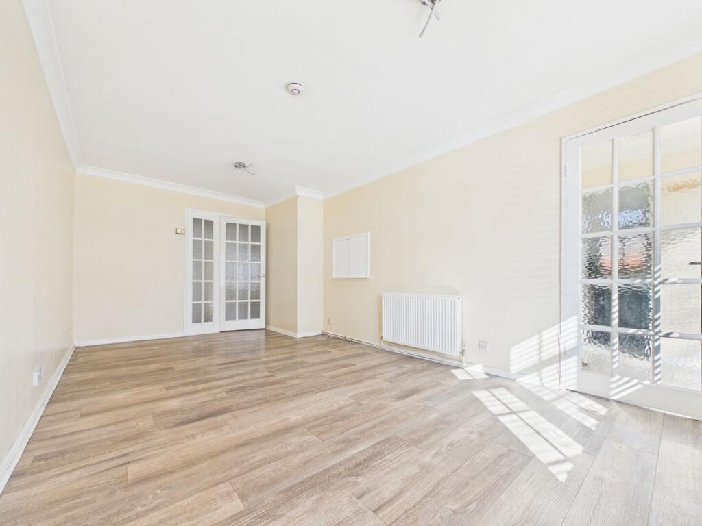 House in Newport - View 3