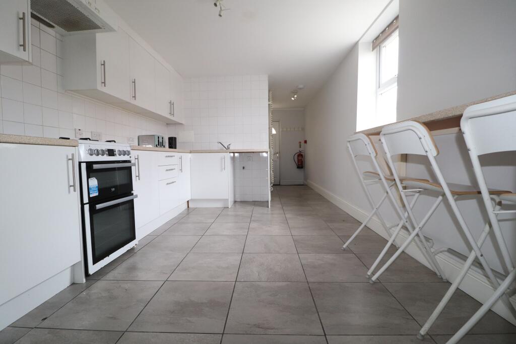 House in Cardiff, Cardiff International Sports Village, Grangetown - View 3