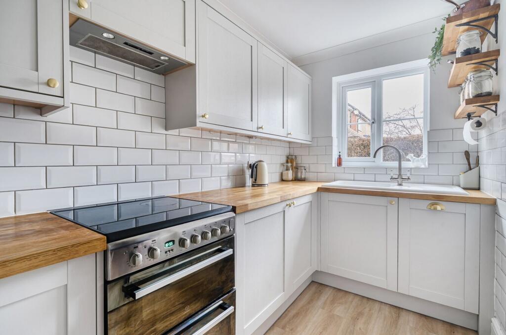 Boleyn Drive, Nyetimber, PO21 - View 5