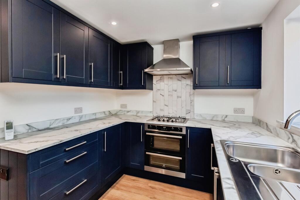 House in South Kesteven, Stamford - More